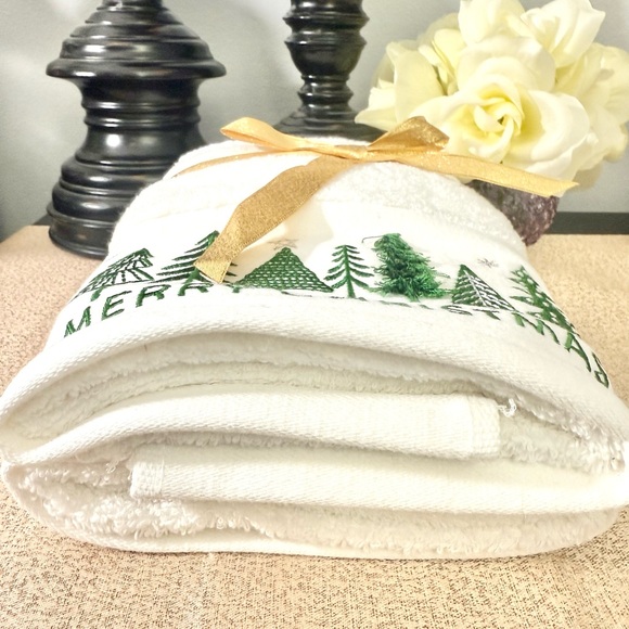 NWT Set of 2 Christmas Trees🎄Bathroom Hand Towels - Picture 8 of 8